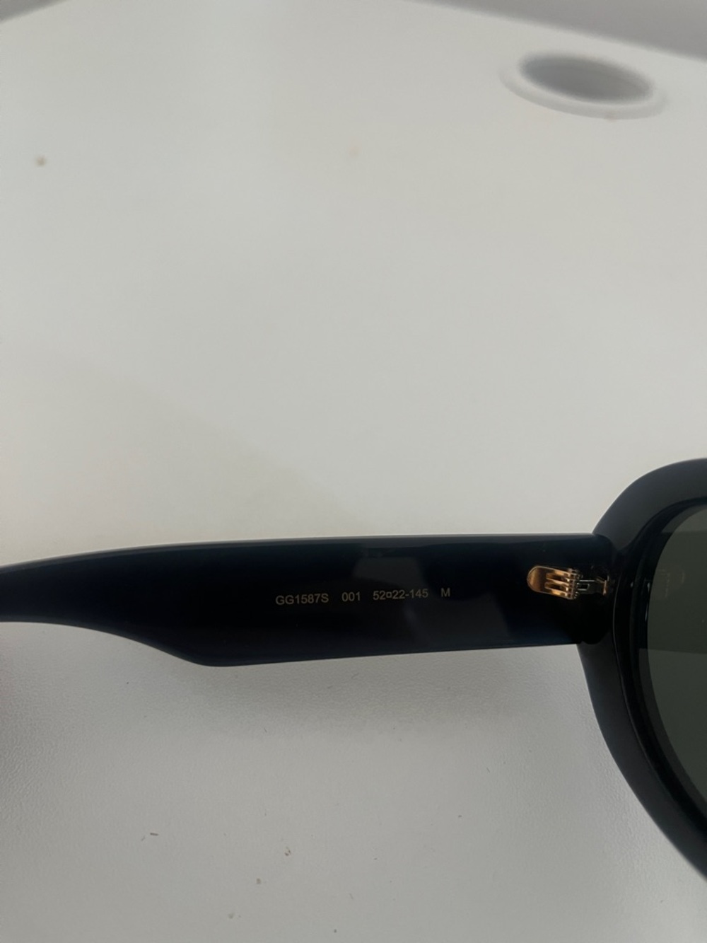 Gucci Black Round Frame Sunglasses with Gold Logo - Picture 4 of 6